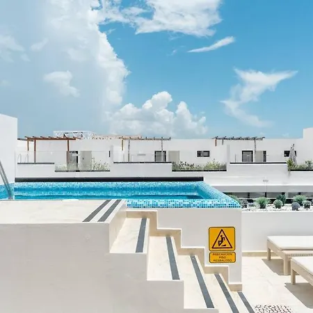 Premium Ph W/ Private Pool Near 5Th Ave. Apartment